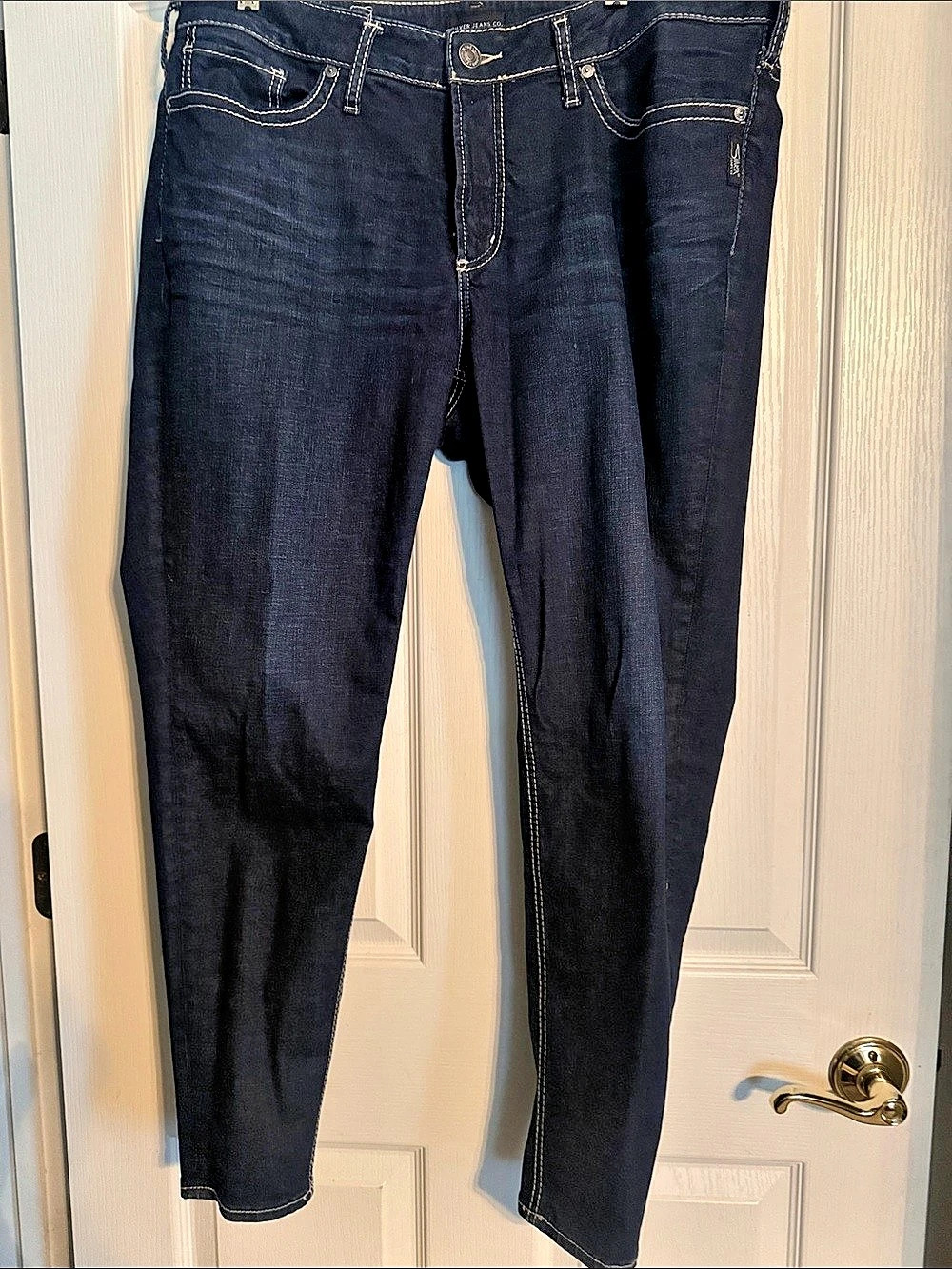 Silver Jeans Co. Suki Mid Rise Skinny Jeans. Blue